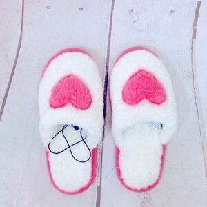Heart slip-on sleepers Small up to size 8 white and pink, forever21